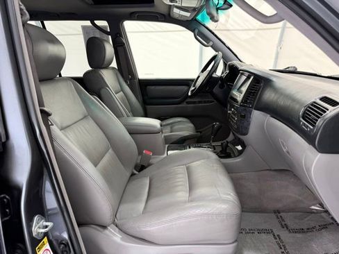 Used 2007 Toyota Land Cruiser w/ Convenience Pkg image 19
