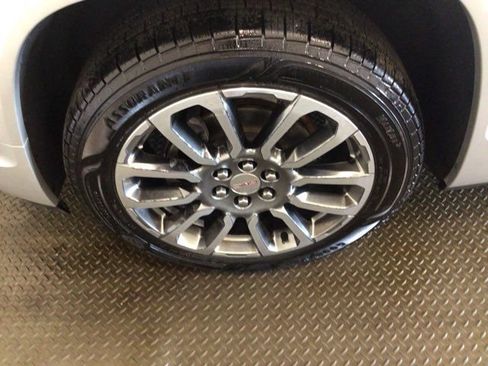 Used 2020 GMC Acadia Denali w/ Trailering Package AWD/4WD image 28