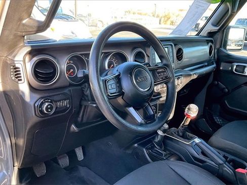 Used 2020 Jeep Gladiator Sport image 13