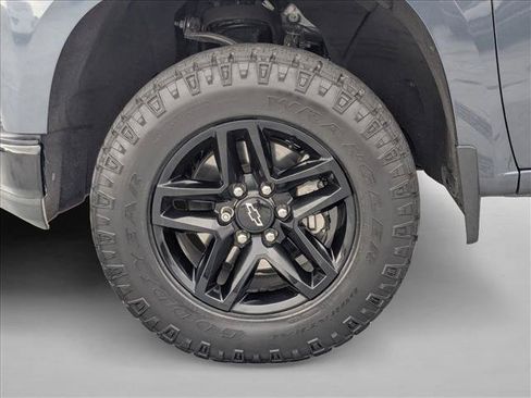Used 2020 Chevrolet Silverado 1500 Custom Trail Boss w/ Custom Convenience Package AWD/4WD image 19