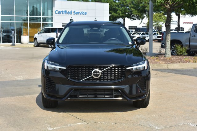 Used 2024 Volvo XC60 T8 Core AWD/4WD image 2