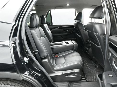 Used 2025 Honda Pilot EX-L image 41
