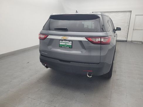 Used 2021 Chevrolet Traverse LS FWD image 7