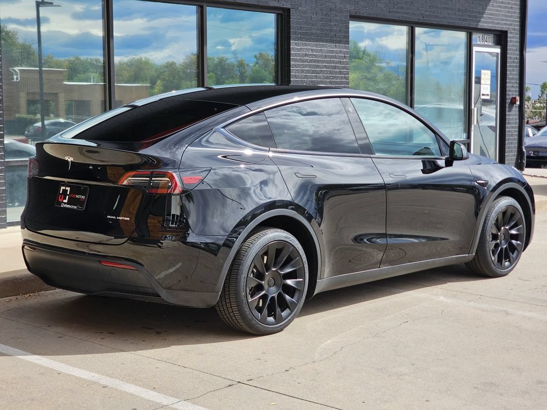 Used 2021 Tesla Model Y Long Range AWD/4WD image 11