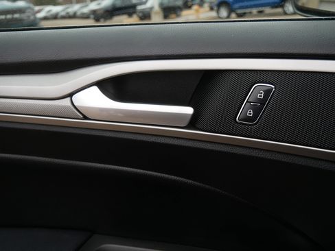 Certified 2019 Ford Fusion SE image 27