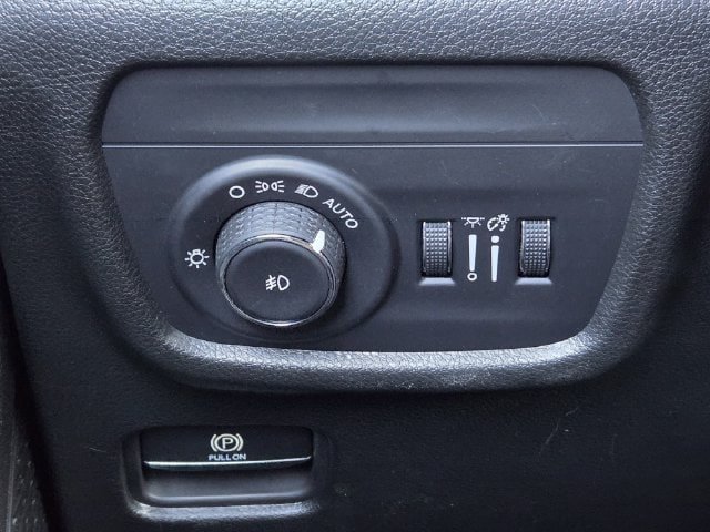 Used 2023 Jeep Grand Cherokee L Limited RWD image 17