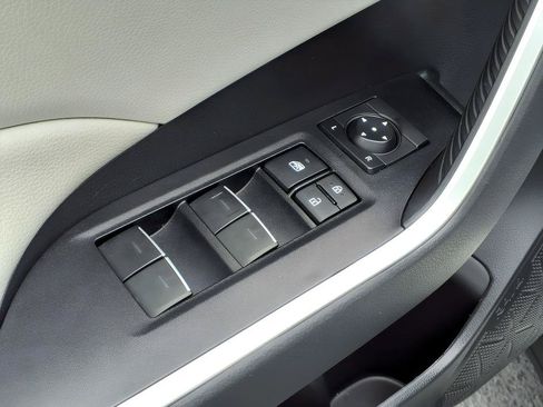 Certified 2025 Toyota RAV4 XLE w/ Convenience Package FWD image 19