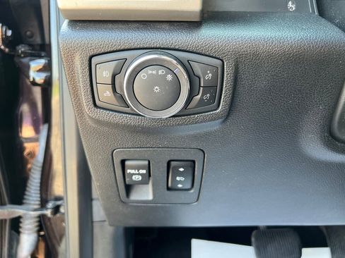 Used 2018 Ford F150 Lariat w/ Equipment Group 502A Luxury image 26