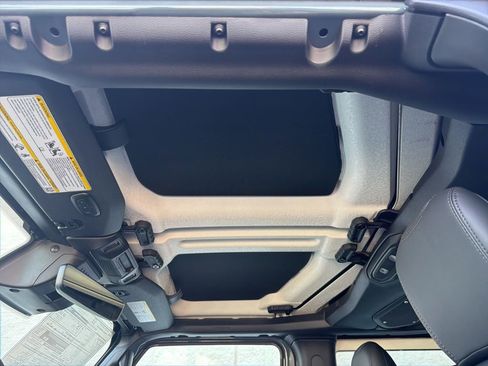 New 2026 Jeep Wrangler Rubicon AWD/4WD image 36