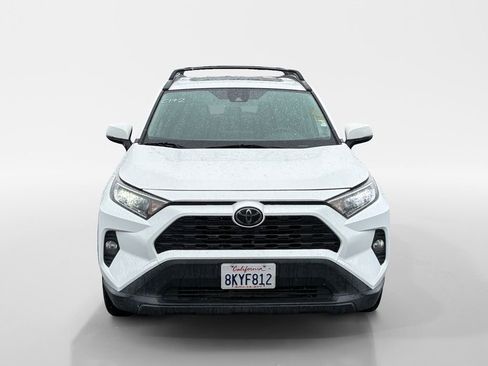 Used 2019 Toyota RAV4 XLE w/ Carpet Mat Package FWD image 9