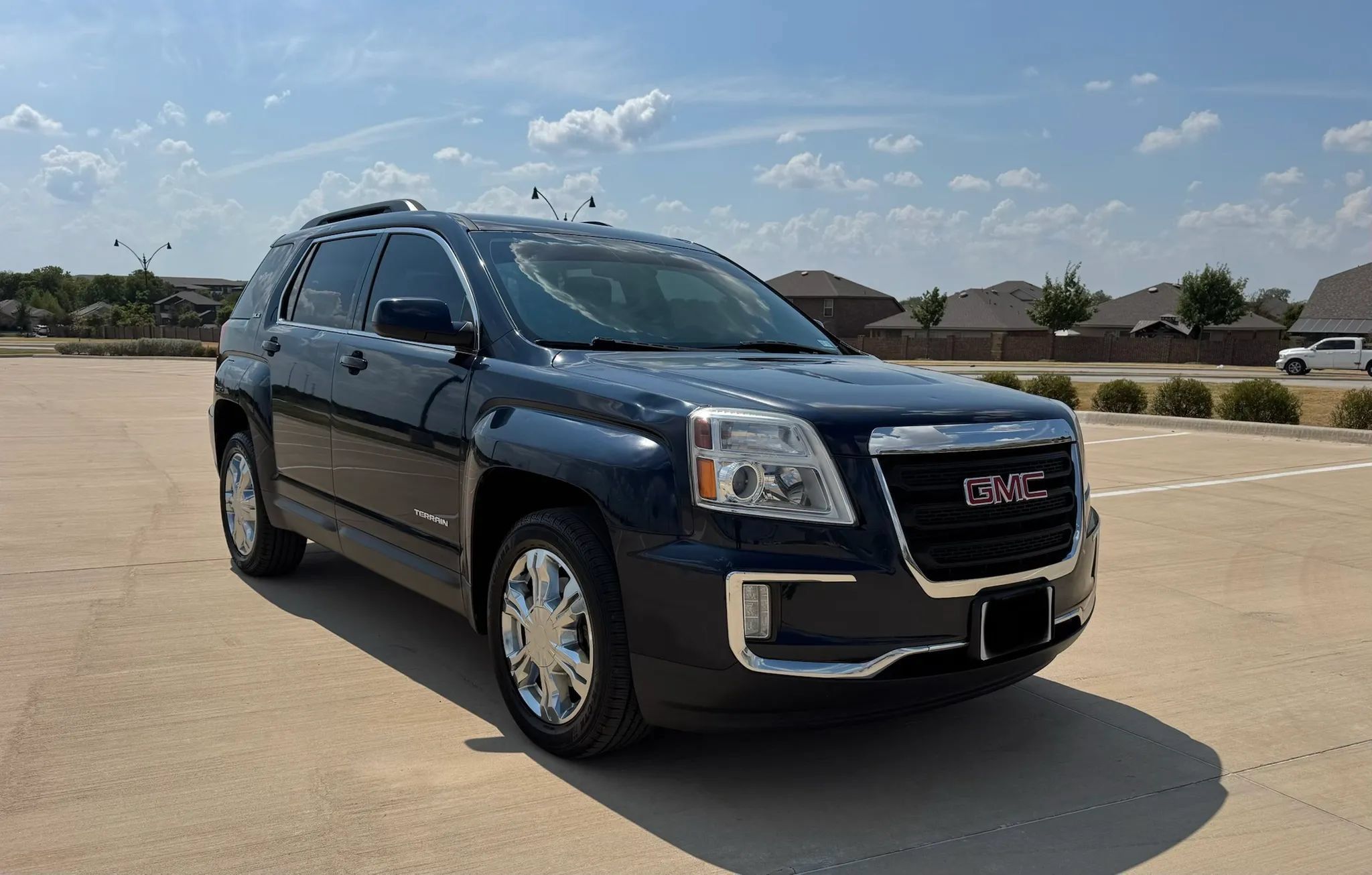 Used 2017 GMC Terrain SLE w/ Convenience Package FWD image 3