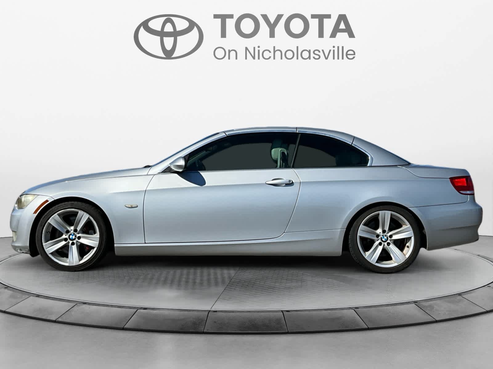 Used 2009 BMW 335i Convertible RWD image 2