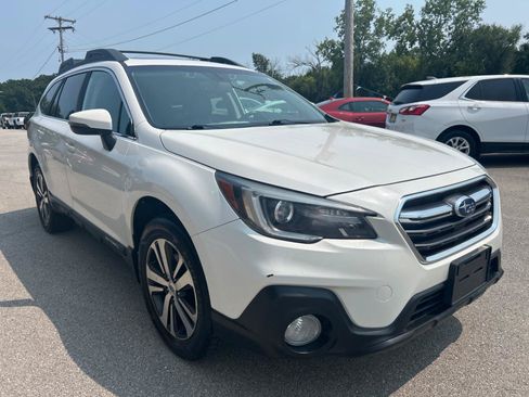 Used 2018 Subaru Outback 2.5i Limited AWD/4WD image 3