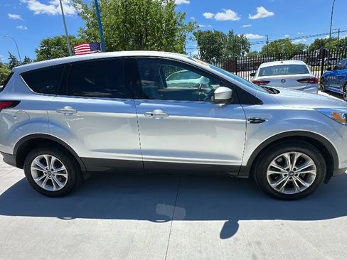 Used 2019 Ford Escape SE AWD/4WD image 4