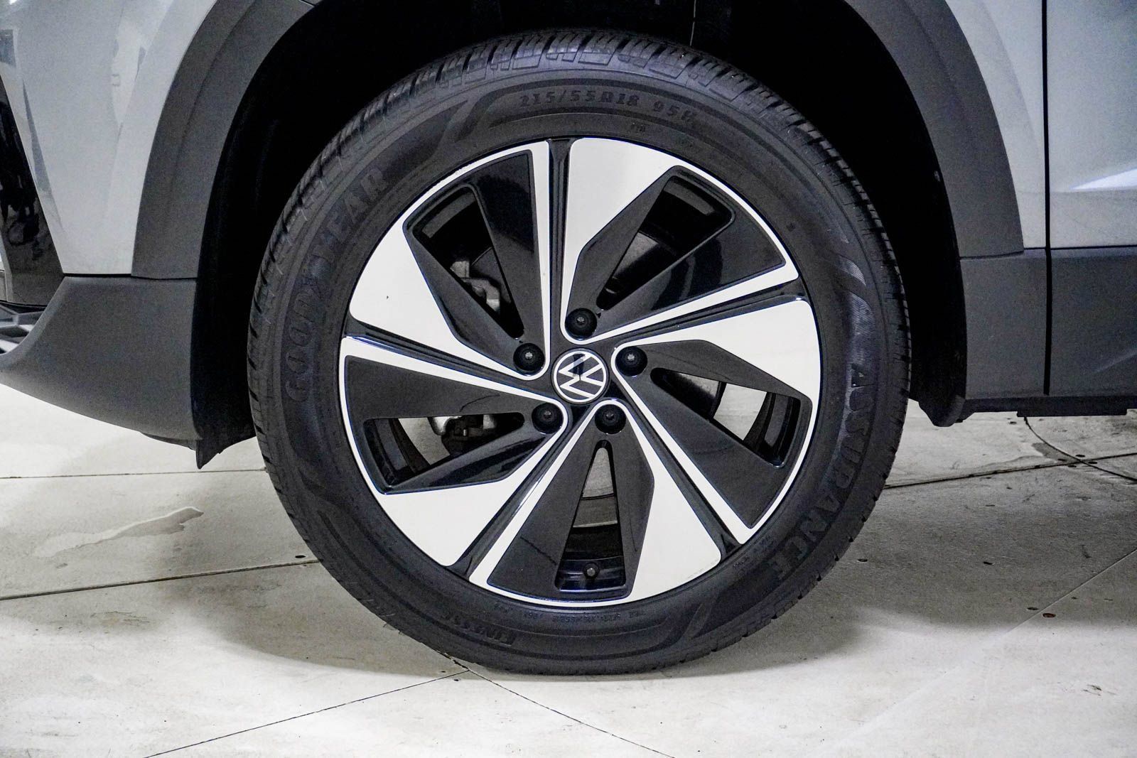 Used 2023 Volkswagen Taos SE AWD/4WD image 14