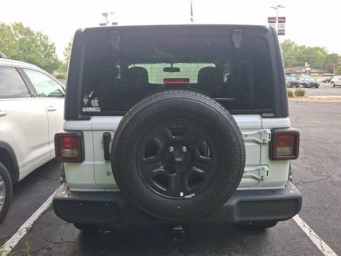 Used 2023 Jeep Wrangler Sport AWD/4WD image 9