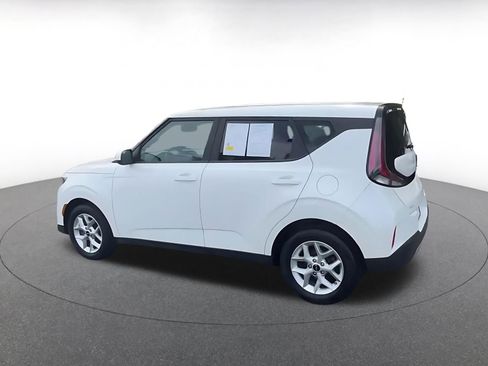 Used 2025 Kia Soul LX w/ LX Technology Package image 10