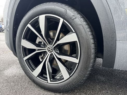 New 2026 Volkswagen Atlas Cross Sport SEL Premium R-Line AWD/4WD image 8