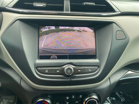 Used 2021 Chevrolet TrailBlazer LS FWD image 16