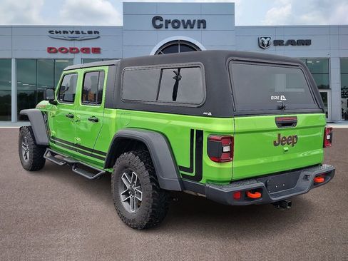 Used 2025 Jeep Gladiator Mojave w/ Convenience Group AWD/4WD image 4