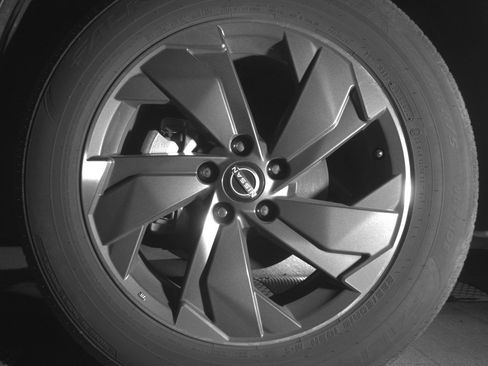 Used 2025 Nissan Rogue SV FWD image 12