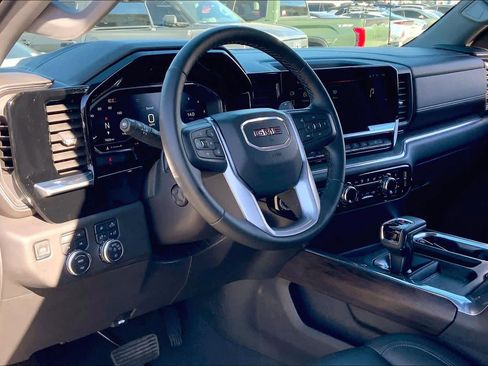 Used 2024 GMC Sierra 1500 SLT image 17
