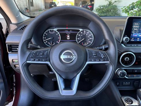 Used 2025 Nissan Sentra SV FWD image 22