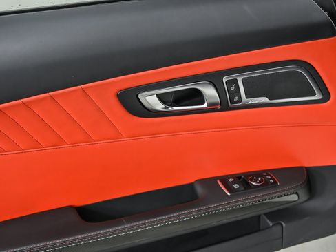 Used 2018 Mercedes-Benz AMG GT Roadster image 22