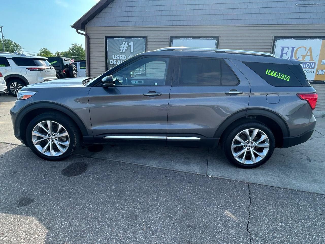 Used 2021 Ford Explorer Platinum w/ Premium Technology Package AWD/4WD image 8