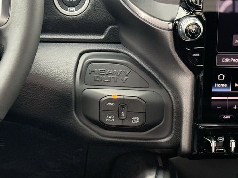 New 2026 RAM 2500 Laramie AWD/4WD image 15