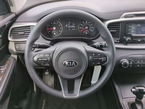 Used 2017 Kia Sorento FWD image 22