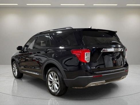 Used 2022 Ford Explorer XLT w/ Equipment Group 202A image 16