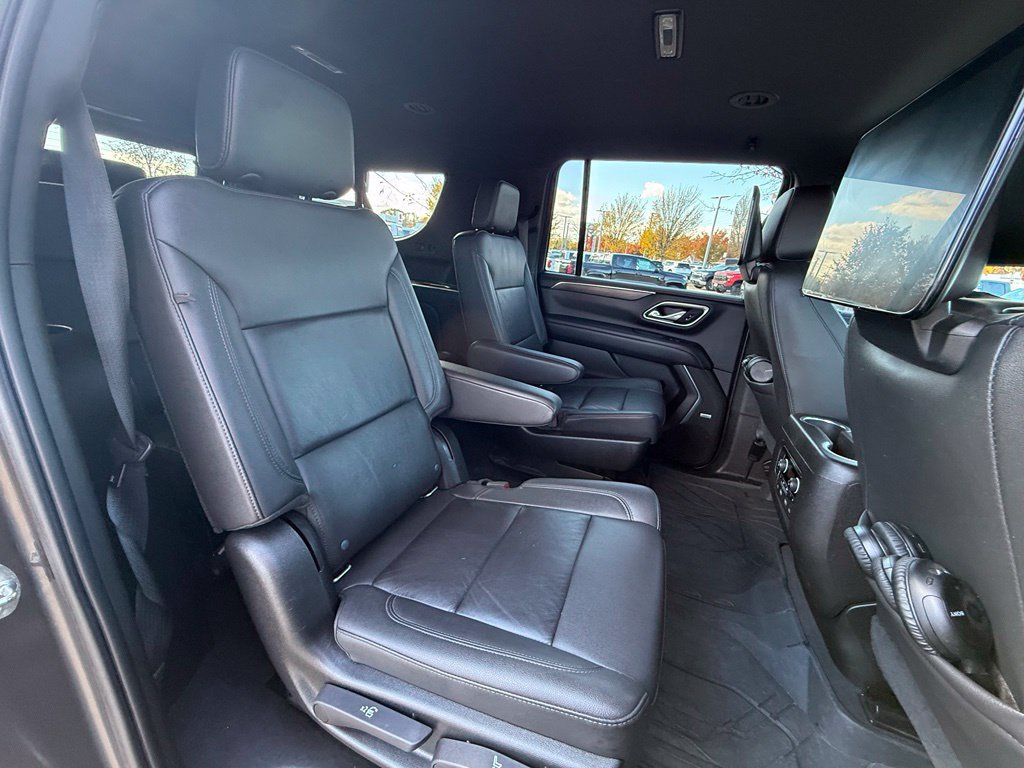 Used 2021 Chevrolet Suburban LT w/ Luxury Package AWD/4WD image 30
