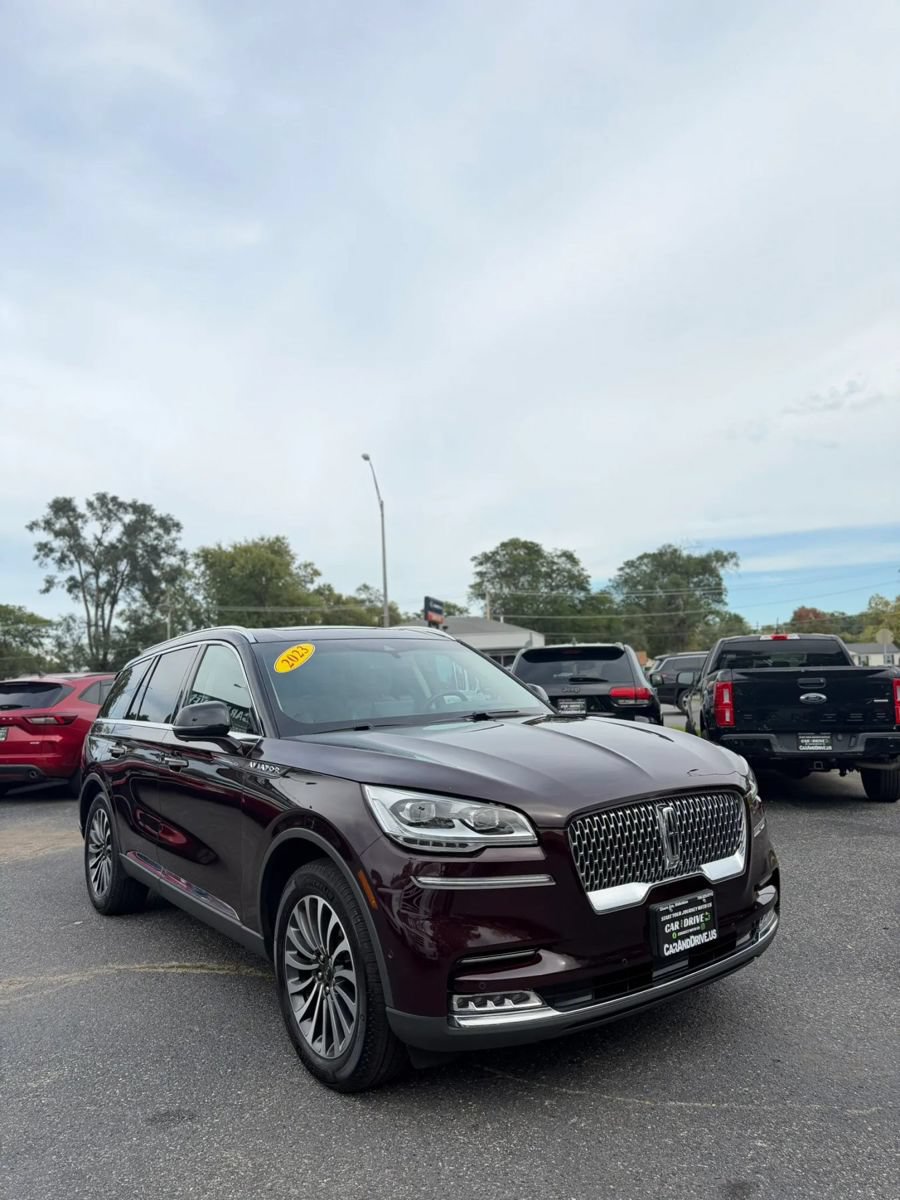Used 2023 Lincoln Aviator Reserve w/ Equipment Group 201A AWD/4WD image 6