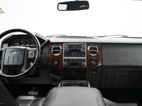 Used 2011 Ford F250 Lariat w/ Lariat Interior Pkg image 13