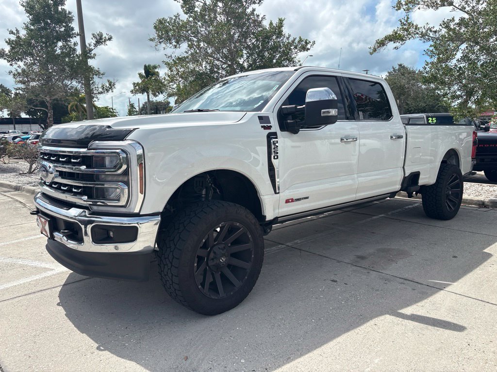Used 2025 Ford F250 Lariat w/ Lariat Ultimate Package AWD/4WD image 3