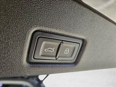 Certified 2025 Audi Q5 Premium AWD/4WD image 25