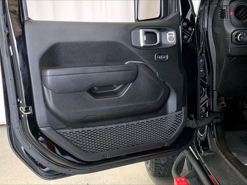 Used 2024 Jeep Wrangler Unlimited Rubicon w/ Convenience Group AWD/4WD image 25