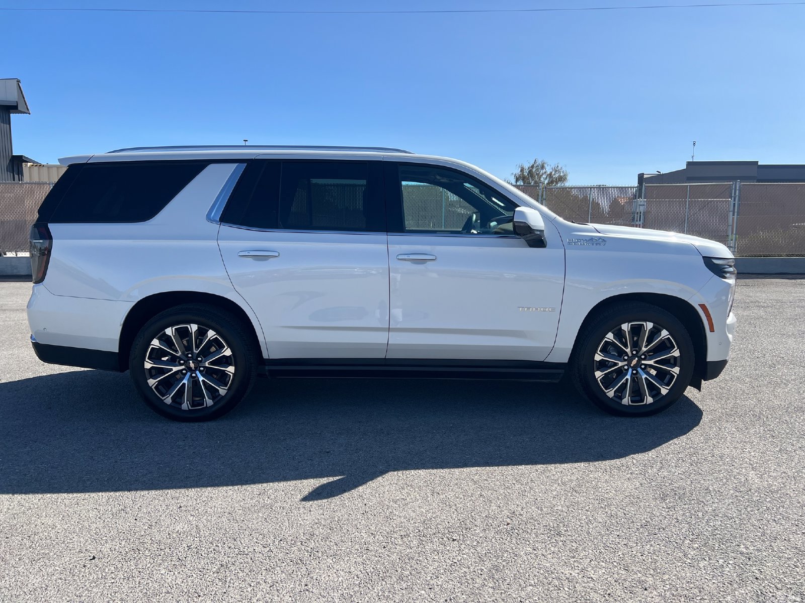Used 2025 Chevrolet Tahoe High Country AWD/4WD image 2
