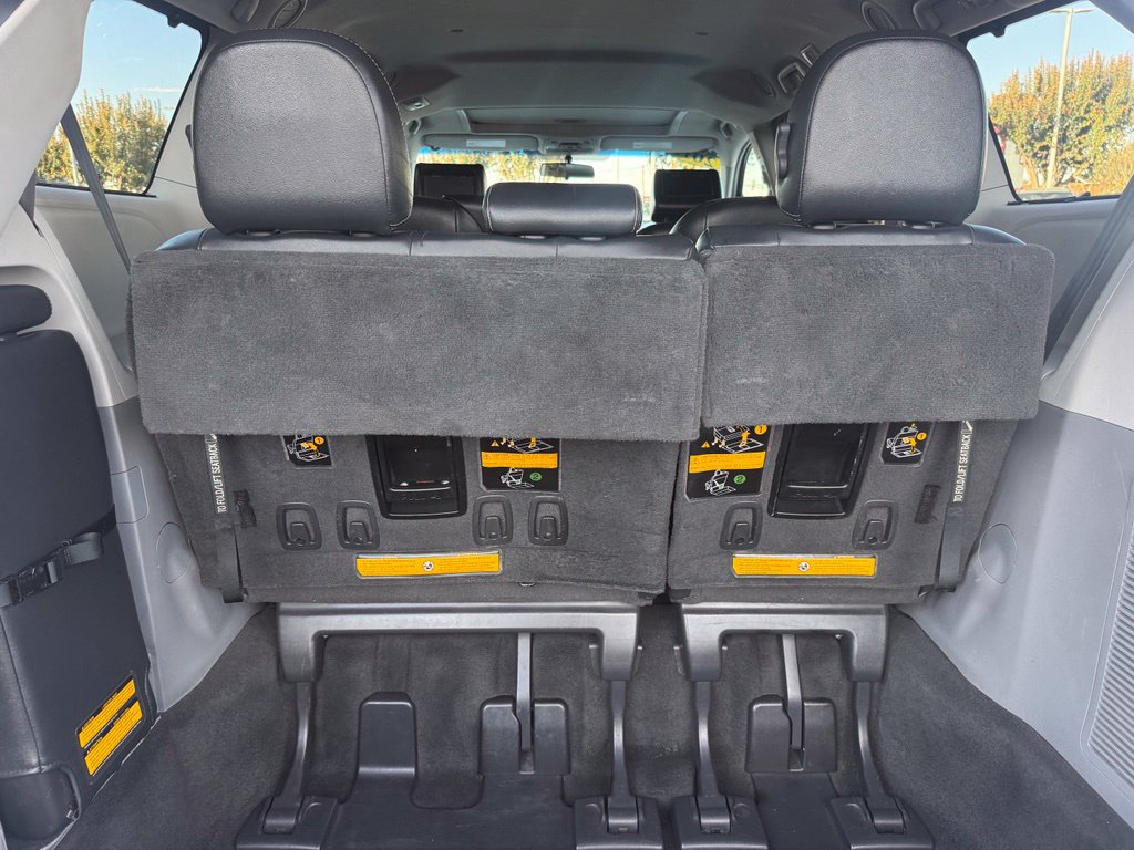 Used 2011 Toyota Sienna SE w/ Preferred Pkg FWD image 16