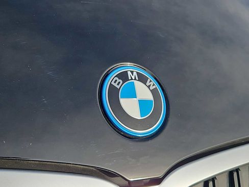 Used 2023 BMW 330e image 11