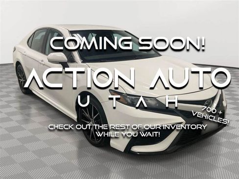 Used 2022 Toyota Camry SE w/ Convenience Package FWD image 1