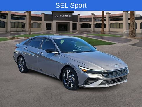 Used 2025 Hyundai Elantra Sport FWD image 2