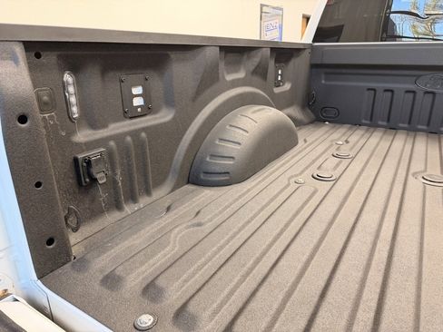 Used 2025 Ford F350 XLT w/ Black Appearance Package image 9