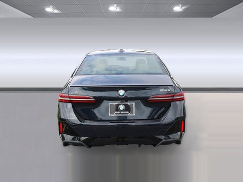 Used 2026 BMW 530i w/ M Sport Package RWD image 10
