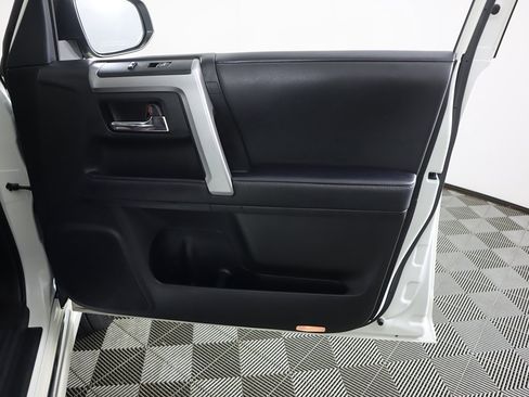 Used 2020 Toyota 4Runner Limited image 24