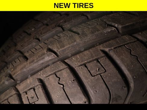 Used 2024 Jeep Grand Cherokee Altitude AWD/4WD image 6