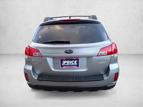 Used 2011 Subaru Outback 2.5i Limited w/ PWR Moonroof Pkg AWD/4WD image 3