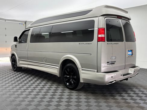 Used 2023 Chevrolet Express 2500 Extended RWD image 12