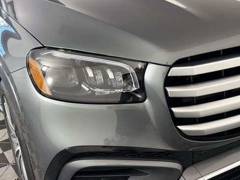 New 2026 Mercedes-Benz GLS 580 4MATIC image 11